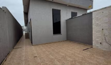Linda Casa com piscina à venda na cidade de Itanhaém