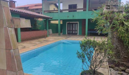 Sobrado  Frente Mar com piscina em Jardim Suarão Itanhaém .