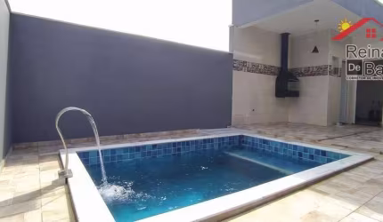 Casa com 3 dormitórios à venda a 50 mts da praia em Itanhaém .