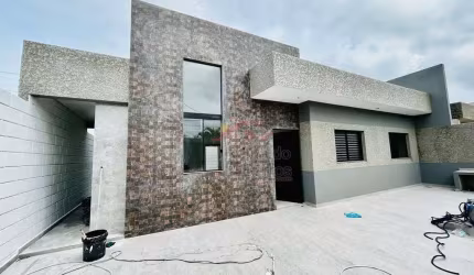 Casa Nova em Cibratel, Itanhaém - 3 Dorm. + Piscina | 500m da Praia | R$ 478 mil