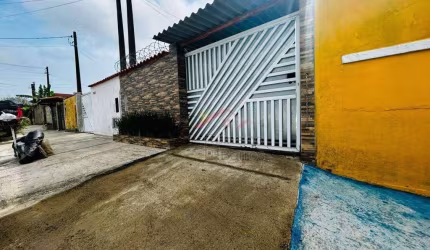 Casa à venda por R$ 240.000 - Jardim Regina - Itanhaém/SP