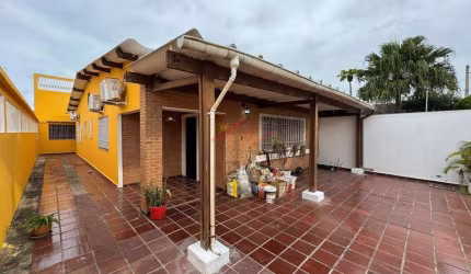 Casa com 4 dormitórios para alugar por R$ 3.300/mês - Jardim Suarão - Itanhaém/SP