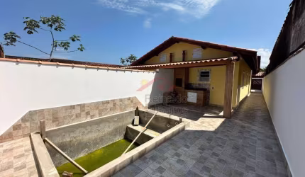 Casa com 2 dormitórios à venda, 69 m² por R$ 370.000 - Grandesp - Itanhaém/SP