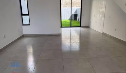 Casa com 3 dormitórios à venda, 103 m² por R$ 690.000,00 - Serraria - São José/SC