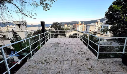 Edícula com 1 dormitório para alugar, 40 m² por R$ 1.800,00/mês - Trindade - Florianópolis/SC