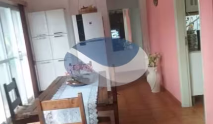 Belo imovel na Martim de Sá - 2 Dorm (1 Suite) - AP492
