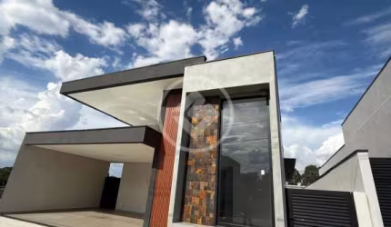 Casa com 3 quartos, sendo 1 suite Master com closet, todos com chuveiro com aquecimento solar. Sala com é direito alto. codigo: 58041