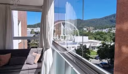 APARTAMENTO SEMI MOBILIADO PARA LOCAÇÃO ANUAL - 98² - R$ 5.500,00 - PEDRA BRANCA, PALHOÇA/ SC