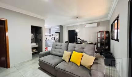 Vende-se Casa Térrea com 3 dormitórios - Bairro Lagoinha