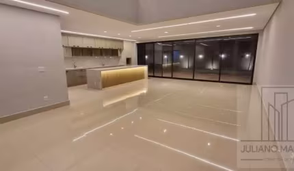 Lindo sobrado Alphaville I, com 3 suítes e piscina aquecida.