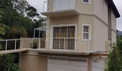 Casa com uma ótima vista à venda! Condomínio fechado 24hs