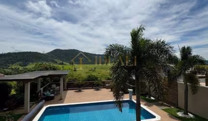 Deslumbrante casa estilo Chácara em condomínio fechado, Atibaia-SP