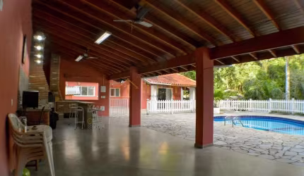 LINDA CASA TERREA NO ALPES DE CAIEIRAS