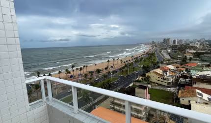 Cobertura em Piatã com vista mar