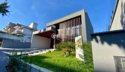 Casa com 3 quartos à venda na Rua dos Rouxinóis, 81, Pedra Branca, Palhoça, 230 m2 por R$ 1.900.000