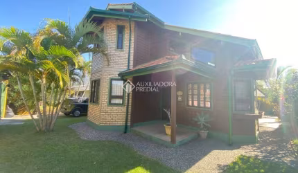Casa com 2 quartos à venda na Rua Moçambique, 693, São João do Rio Vermelho, Florianópolis, 172 m2 por R$ 1.100.000