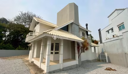 Casa com 4 quartos à venda na Rua dos Curiós, 304, Pedra Branca, Palhoça, 250 m2 por R$ 1.909.000