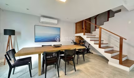 Casa em condomínio fechado com 3 quartos à venda na Rua Laurindo Januário da Silveira, 4317, Lagoa da Conceição, Florianópolis, 168 m2 por R$ 2.130.000