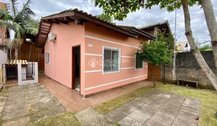 Casa com 2 quartos à venda na Rua Domingos José da Silveira, 43, São João do Rio Vermelho, Florianópolis, 60 m2 por R$ 465.000
