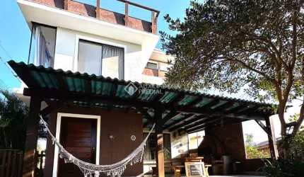 Casa com 3 quartos à venda na Maria Francisca Roque, 110, Praia da Gamboa, Garopaba, 260 m2 por R$ 1.490.000