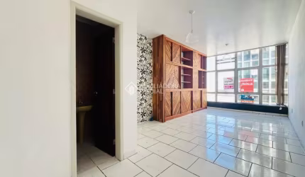Sala comercial para alugar na Avenida Pedro Adams Filho, 5573, Centro, Novo Hamburgo, 39 m2 por R$ 850