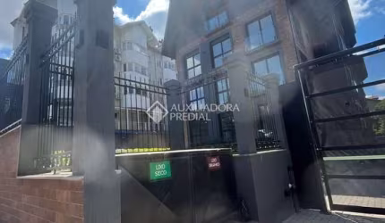 Apartamento com 2 quartos para alugar na Paul Harrys, 390, Centro, Canela por R$ 4.000