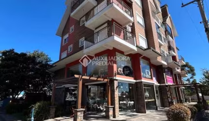 Apartamento com 3 quartos para alugar na Borges De Medeiros, 870, Centro, Canela por R$ 3.200
