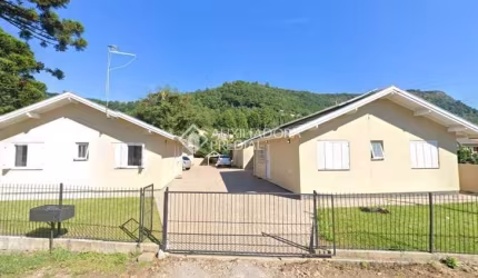 Casa em condomínio fechado com 2 quartos para alugar na Carmelina Rissi Mazzurana, 67, Belvedere, Gramado, 50 m2 por R$ 2.000