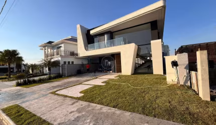 Casa em condomínio fechado com 4 quartos à venda na Rua Ivo José Rebello, 610, Santa Regina, Camboriú por R$ 3.500.000