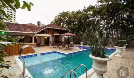 Casa em condomínio fechado com 5 quartos para alugar na Rua 2438, 144, Centro, Balneário Camboriú por R$ 25.000