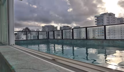 Cobertura com 4 quartos para alugar na Avenida José Medeiros Vieira, 772, Praia Brava, Itajaí por R$ 40.000