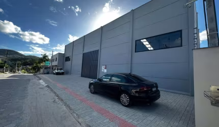 Barracão / Galpão / Depósito para alugar na Rua Santa Cecília, 346, Várzea do Ranchinho, Camboriú por R$ 16.000