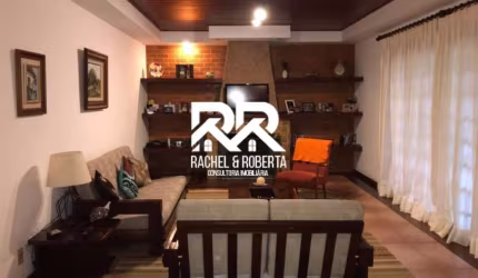 Excelente Casa em Condomínio com Infra e Transporte na Porta