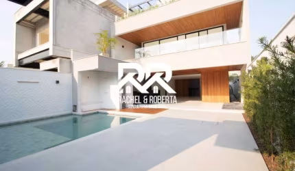 Excelente casa contemporânea em cond clube no Recreio dos Bandeirantes