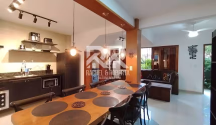 Linda casa reformada e mobiliada com 3 quartos no Alto