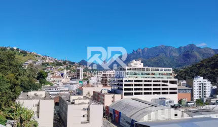 Cobertura com vista do Dedo de Deus, 4 quartos, 3 vagas, pronta para morar