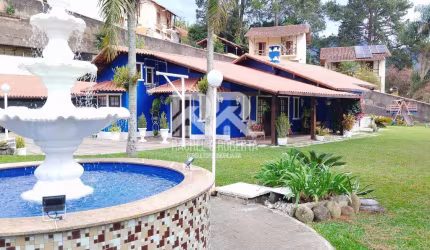Casa Linear em Araras com 3 suítes e Vista Indevassável