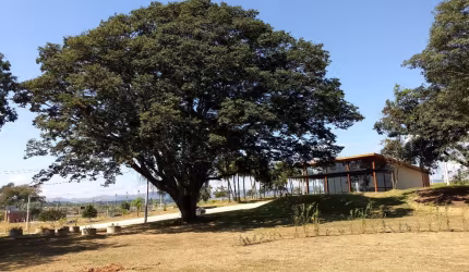 Terreno em Condomínio com área de lazer completa ,