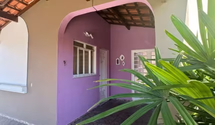 Casa com 3 quartos sendo 1 suíte no Condomínio Ouro preto.