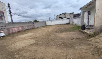 Terreno de esquina com excelente localização
