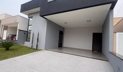 Linda casa térrea no condomínio Malibu
