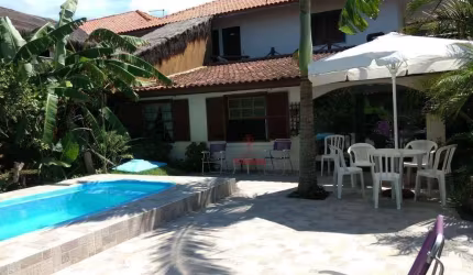 CASA A VENDA FRENTE MAR BALNEÁRIO CARMERY PONTAL DO PARANÁ PR