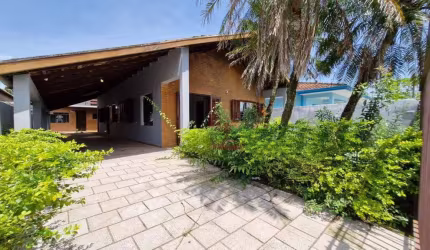 CASA A VENDA FAIXA MAR BALNEA´RIO SHANGRILA PONTAL DO PARANÁ PR