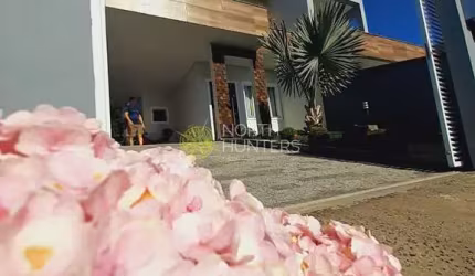 Casa Averbada com 1 suíte mais 1 demi suíte