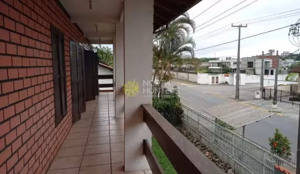 Casa proximo ao Hospital  Bethesda, com 5 dormitórios sendo uma suíte master