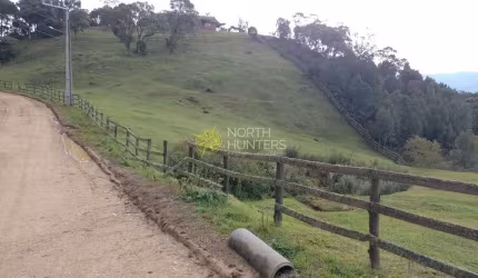 Terreno à venda em condomínio fechado de alto padrão, 4004 m² por R$ 405.000 - Rio Bonito - Rancho