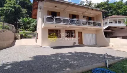 Casa à venda 5 Quartos, 1 Suite, 5 Vagas, 240M², Anita Garibaldi, Joinville - SC