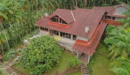 Casa com 4 dormitórios à venda, 600 m² por R$ 1.700.000,00 - Nova Brasília - Joinville/SC