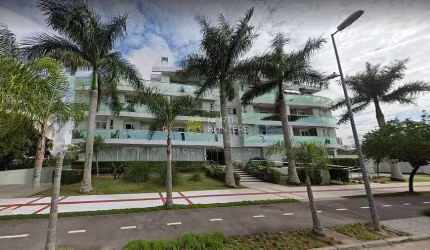 Excelente apartamento para venda ou locação anual, em Jurerê Internacional.