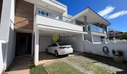 Casa à venda 4 Quartos, 3 Suites, 2 Vagas, 225M², Jurere Leste, Florianópolis - SC
